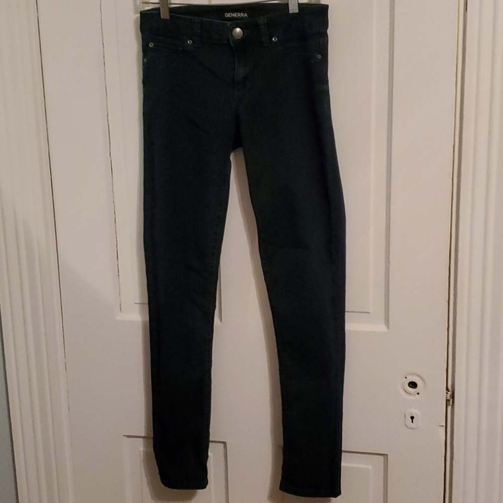 Last Chance: Dark wash skinny jeans